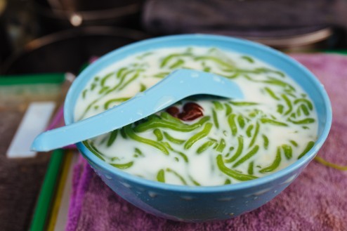 ペナン名物のかき氷であるチェンドル。まったく食欲がわかないが、ちゃんと美味しい。