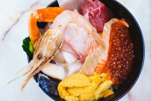 場外市場、魚屋の台所