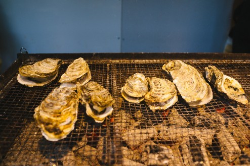 北海道各地の牡蠣食べ比べ、焼き牡蠣がおすすめとのこと