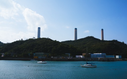 ラマ島には巨大な発電所がある