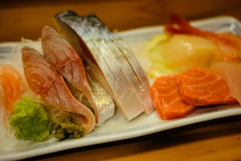 刺身。ひとつは豊後水道の鯖は絶品