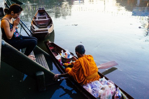 Amphawa Floating Market