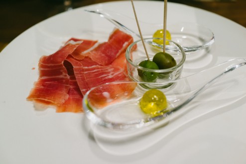 メニュー外のどろ豚の生ハムもあります