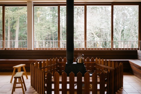 2016073142403134592 x 3064