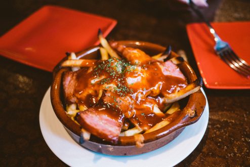 フードはまあそれなり