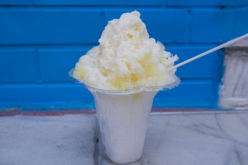 日向夏のかき氷にミルクをトッピング