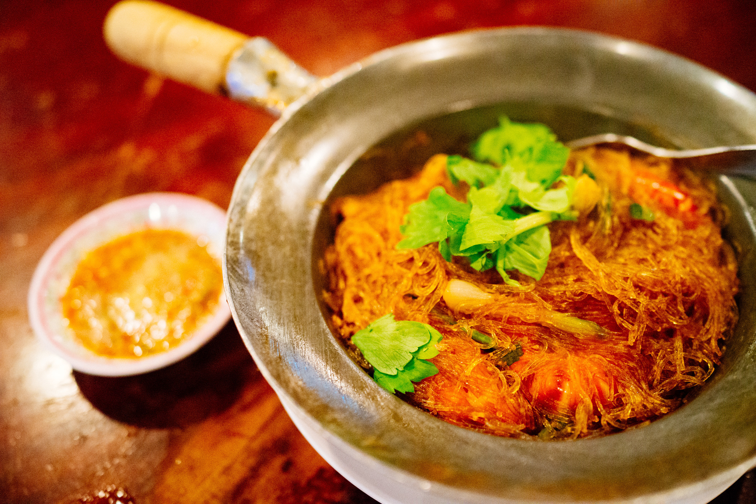老舗のタイ料理、バーンクンメー(Ban Khun Mae)でタイ料理を堪能する